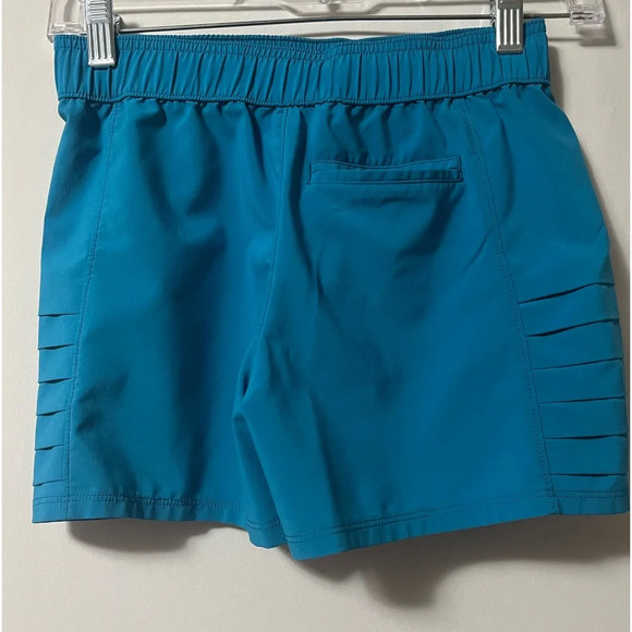 Under Armour Blue Shorts Size Youth Medium - Picture 2 of 6